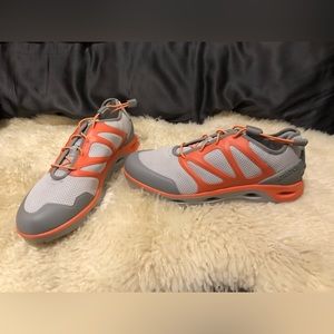 Xtratuf Women’s Spindrift water shoe - Coral size 9